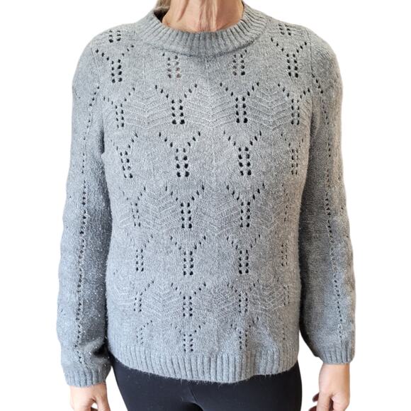 GAP Gray Eyelet Knit Sweater M Mock Neck Textured Soft Fuzzy Minimalist Quietlux - Picture 1 of 9